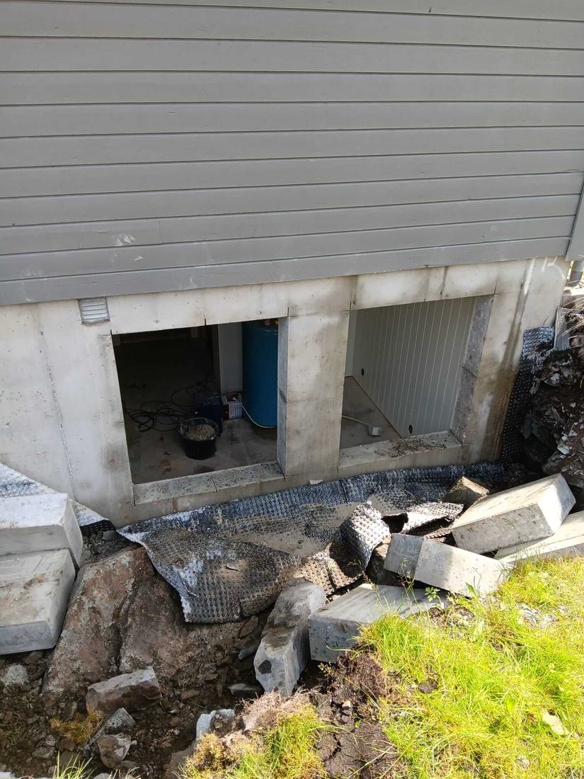 Kjellervindu skåret ut fra utsiden